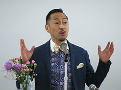 u